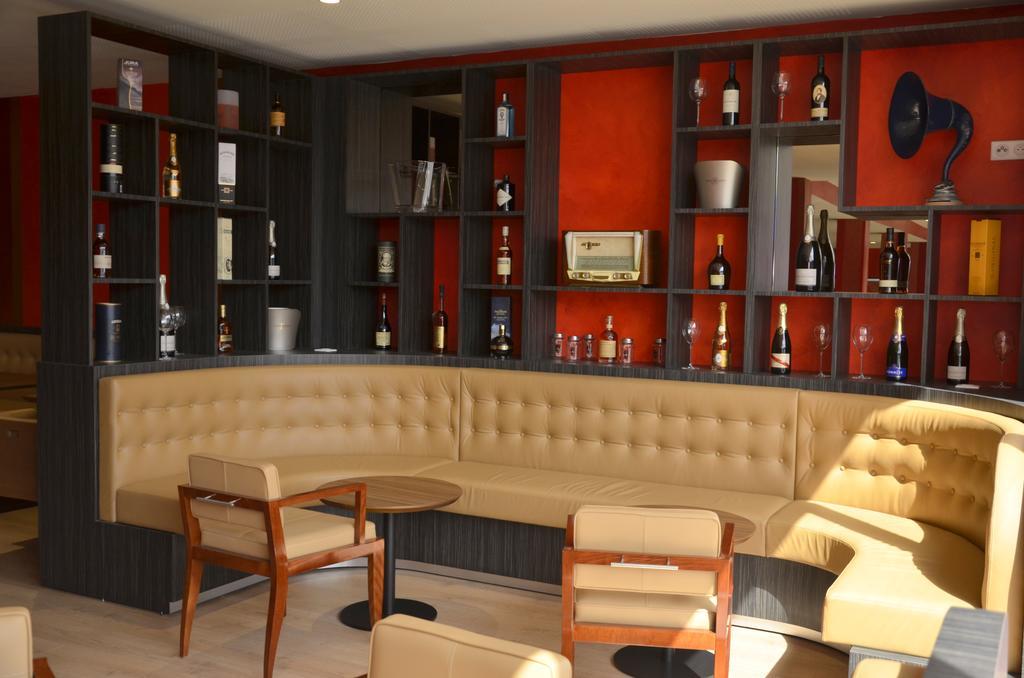 Le Grand Hotel Maubeuge Esterno foto