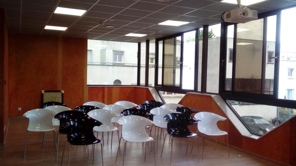 Le Grand Hotel Maubeuge Esterno foto