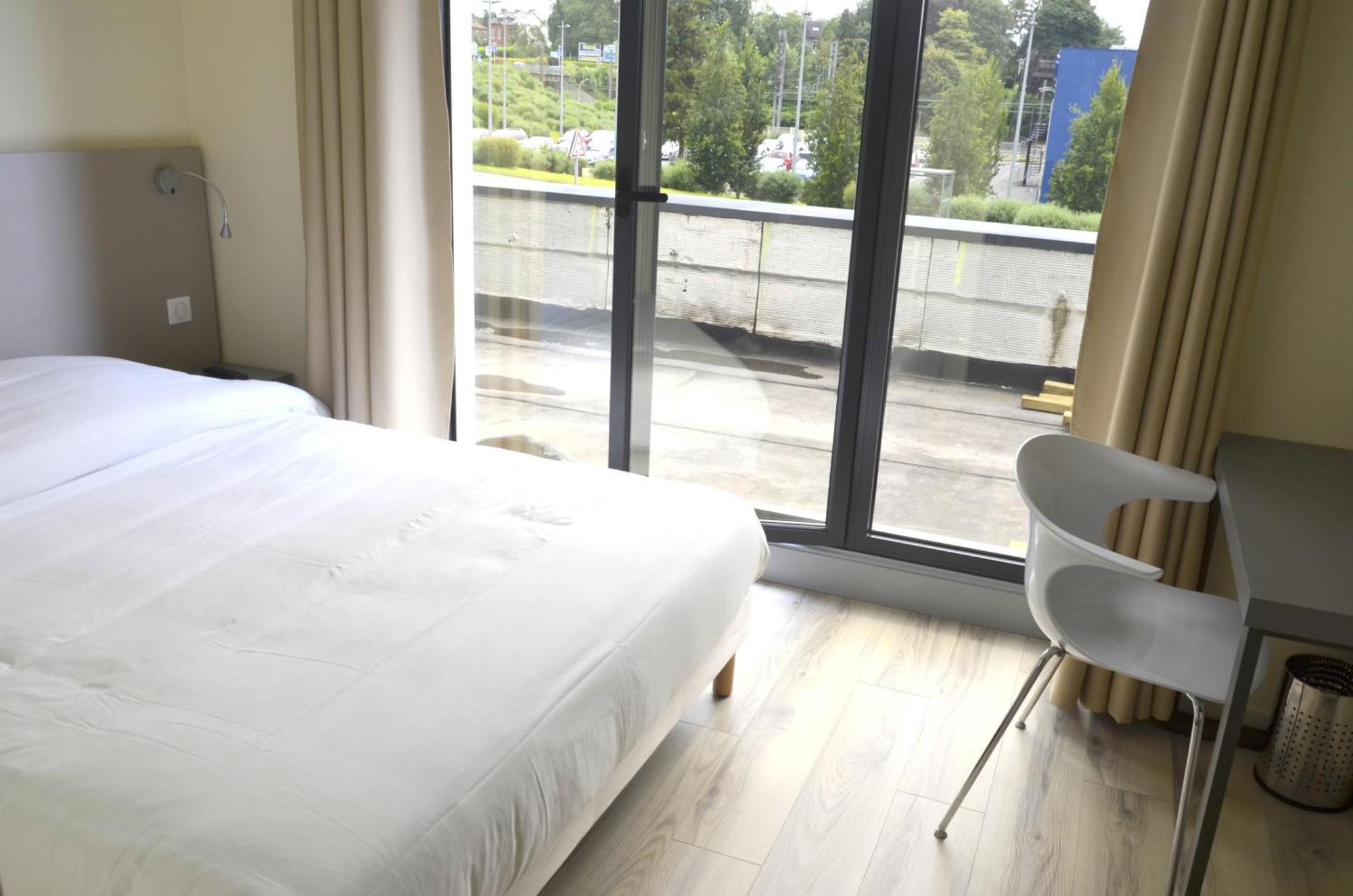 Le Grand Hotel Maubeuge Esterno foto