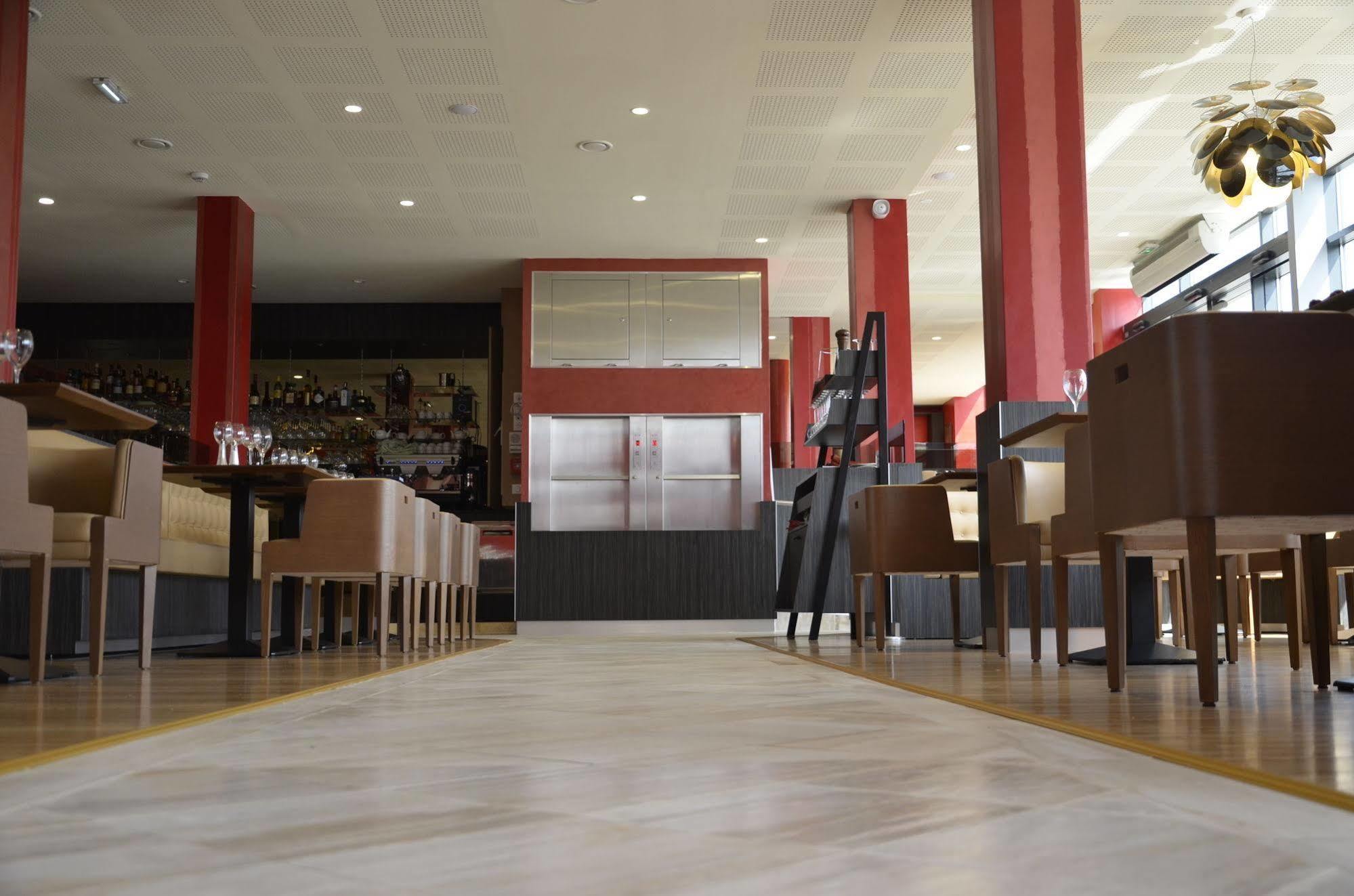 Le Grand Hotel Maubeuge Esterno foto