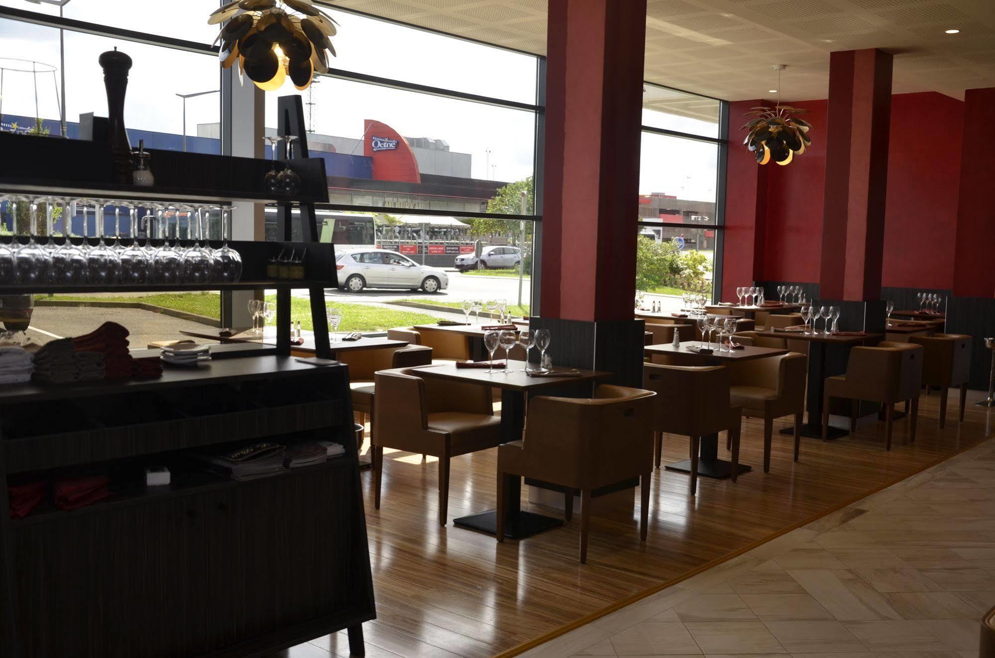 Le Grand Hotel Maubeuge Esterno foto